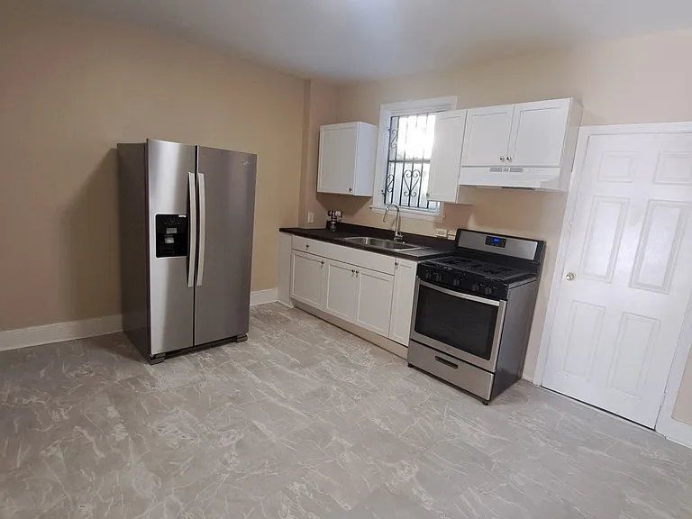 5917 Morton St — Photo 2