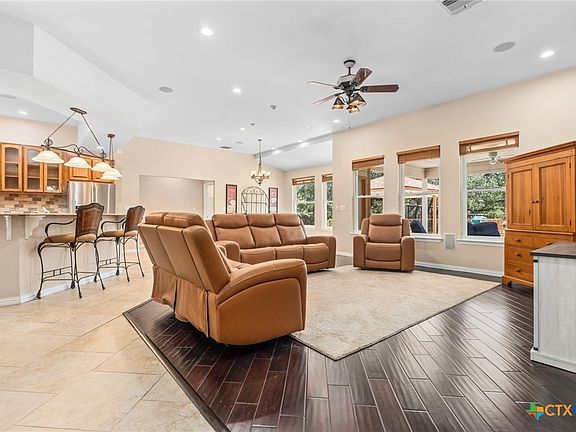 3rd image of 340 Sedro Trl