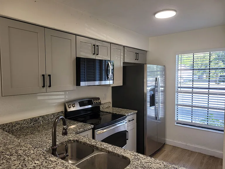 1236 Dovehill Dr — Photo 39