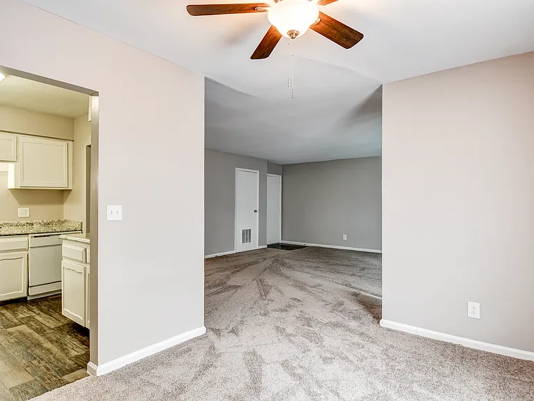 Fox Hunt Apartments — Photo 21