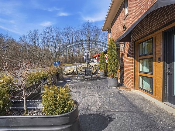 3rd image of 1133 N Byrne Rd #4