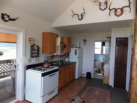 Kitchen-Bath-Pantry