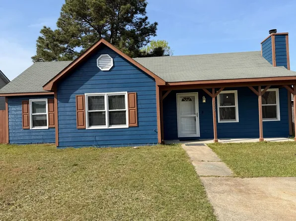 5582 Windy Knoll Pl, Fayetteville, NC 28304