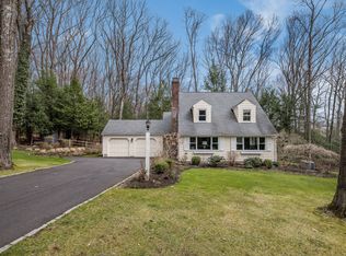 26 Latimer Ln, Simsbury, CT 06070