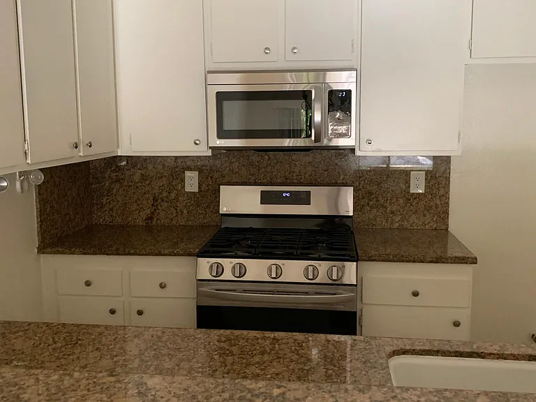 140 Lemon Grv — Photo 5