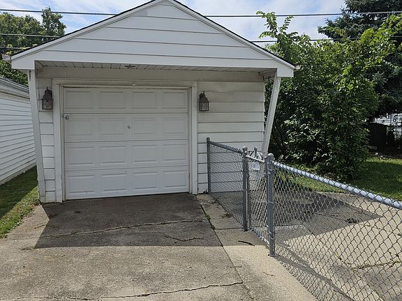 2nd image of 5050 N Oconto Ave