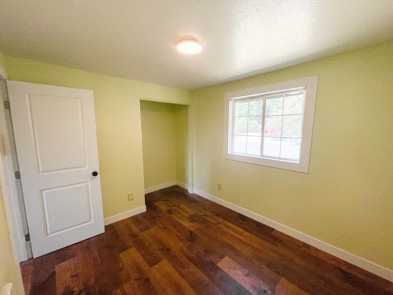 2328 SW Glacier Ave — Photo 13