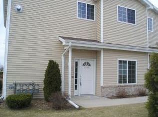 3120 White Tail Ln UNIT B, Oshkosh, WI 54904