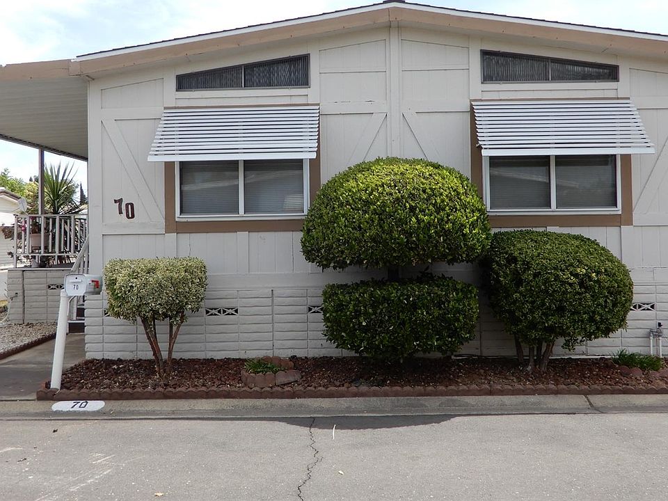 1st image of 70 Bouganvillea Ave