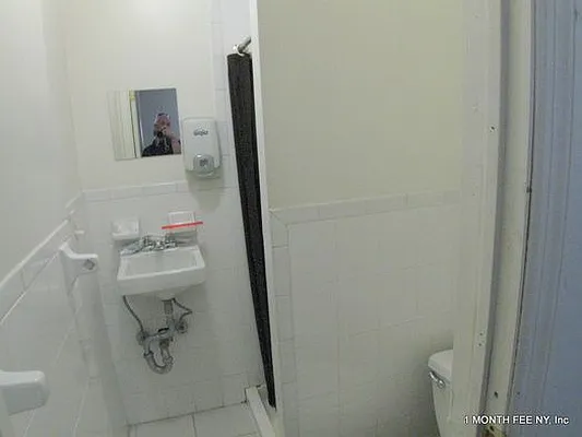 Rented by Uptown Property Group | media 8