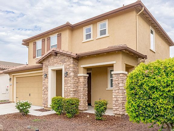 3rd image of 3853 Banyan Tree Dr