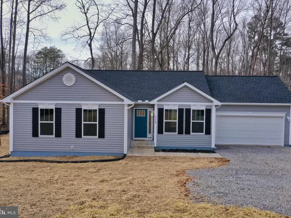 63 Essex Pl, Montross, VA 22520