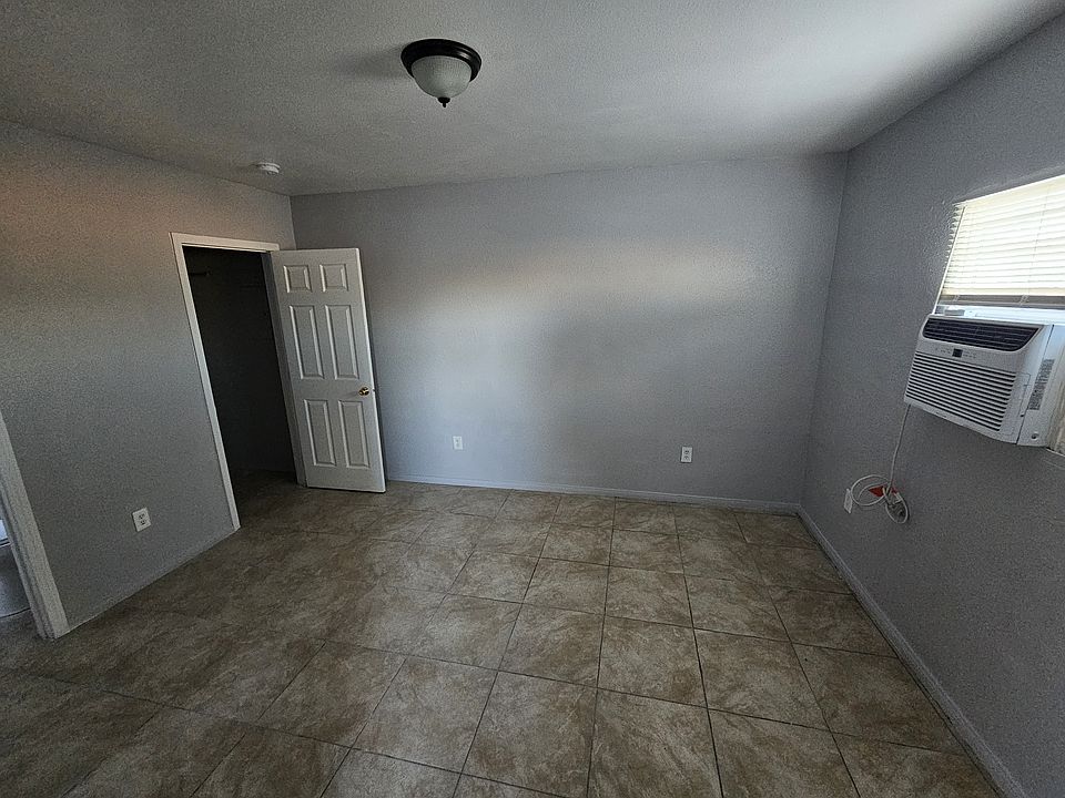 2nd image of 15524 3rd St