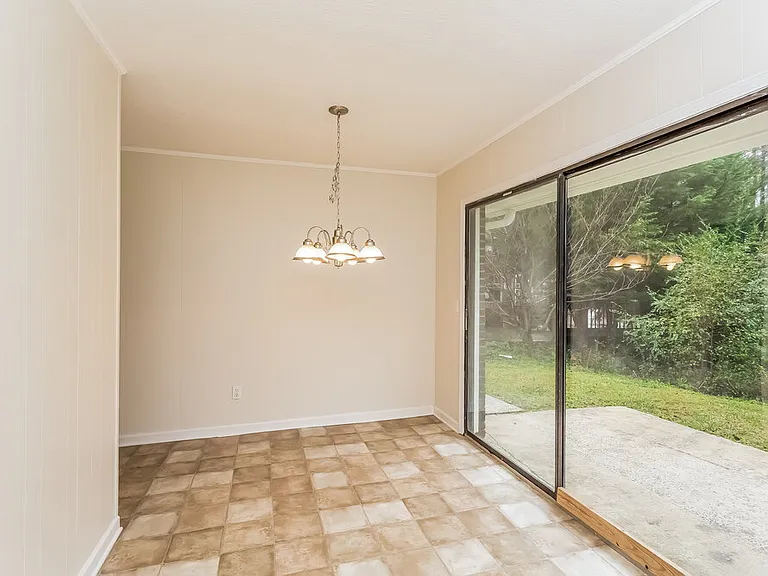 5 Silverwood Dr — Photo 5