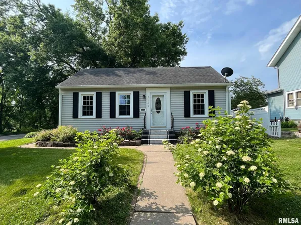 2103 W Pleasant St, Davenport, IA 52804