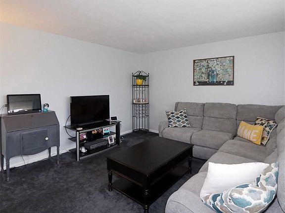 5th image of 62 Edmunton Dr APT B14