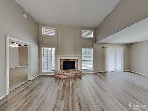 3rd image of 2406 Brookdale Dr