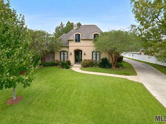 2nd image of 3526 Bon Sejour Ave