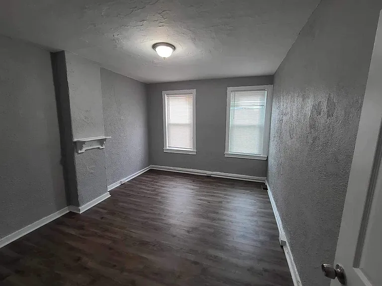 1350 Carroll St — Photo 7
