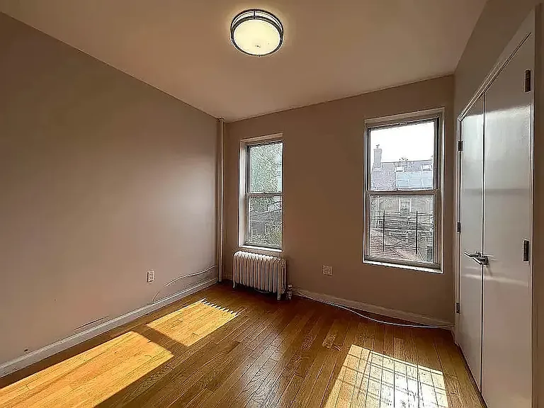 572 E 26th St #4H — Photo 9