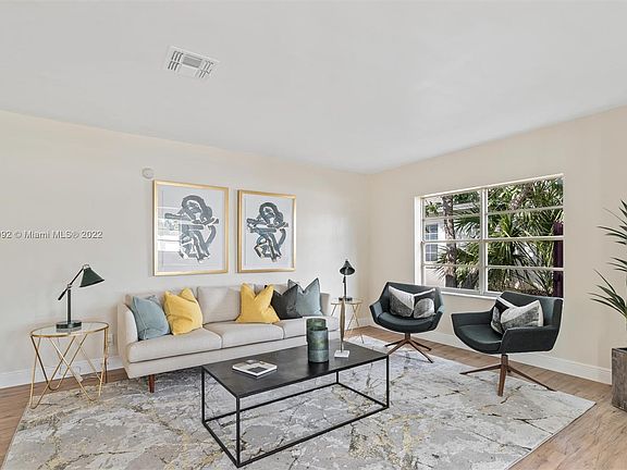 4th image of 860 SW 81st Ter
