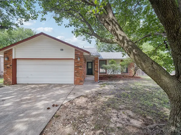 1504 W Honolulu St, Broken Arrow, OK 74012