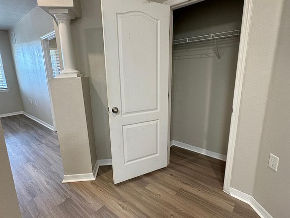 3rd image of 1530 Villa Capri Cir APT 205
