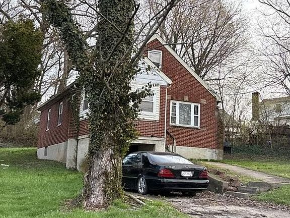 3rd image of 1318 Woodland Ave