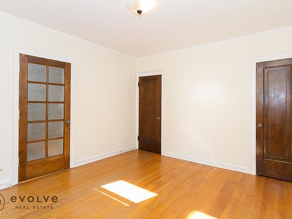 3rd image of 4523 N Wolcott Ave APT 1A