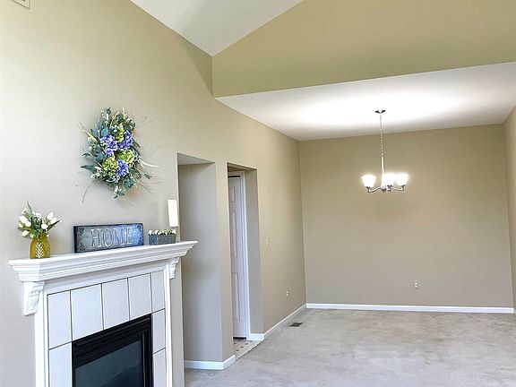 4th image of 13300 Wyndemere Cir