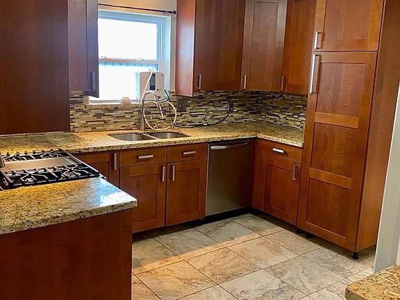 3rd image of 2419 Briarlee Dr