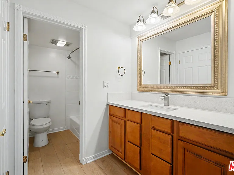 10966 Rochester Ave #1D — Photo 19