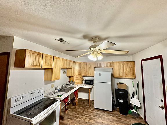 5th image of 406 W 18th St