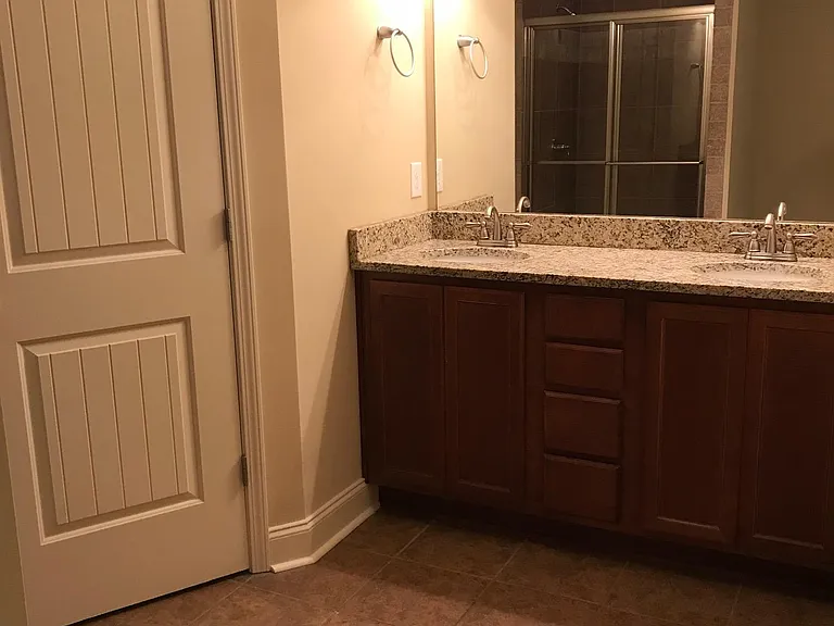 2418 Churchill Cir — Photo 8
