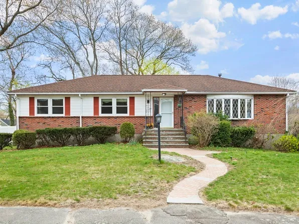 35 Decota Dr, Randolph, MA 02368