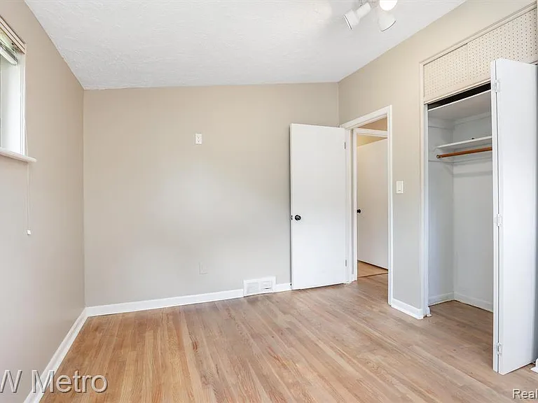 320 W La Salle Ave — Photo 15