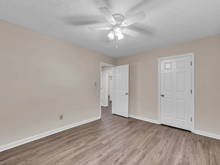 153 Creekwood Dr — Photo 12