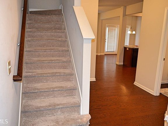 3rd image of 150 Northfield Circle