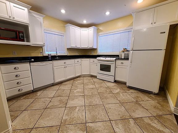 2nd image of 3425 Owen St #1
