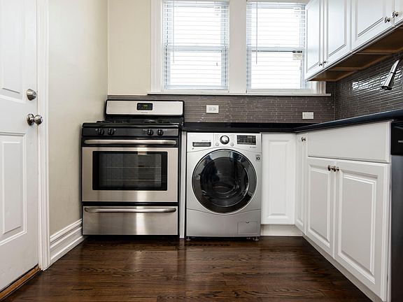2nd image of 3815-23 N Greenview Ave #19.5-E30