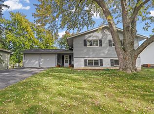 6505 Winston Dr, Woodridge, IL 60517
