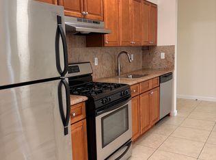 3039 38th St APT 3, Astoria, NY 11103