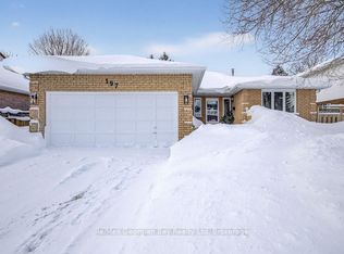 197 Mapledawn Dr, Midland, ON L4R 5B9