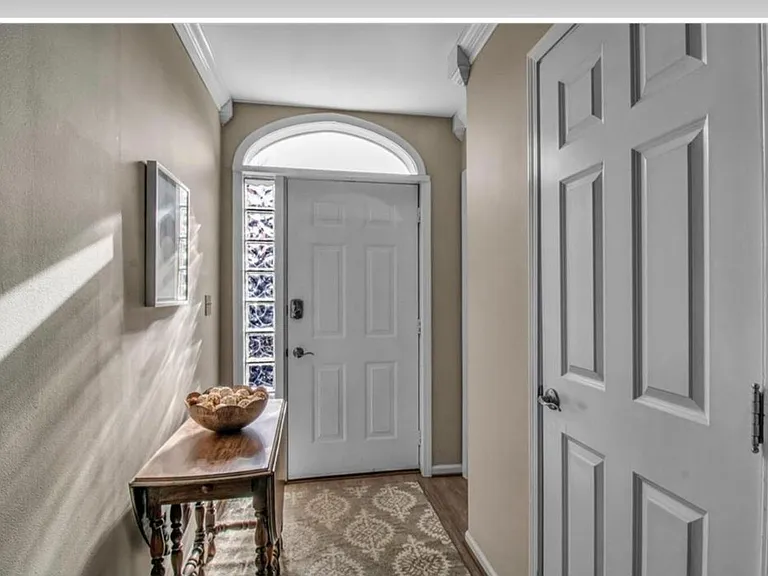 353 Lakefront Blvd — Photo 5