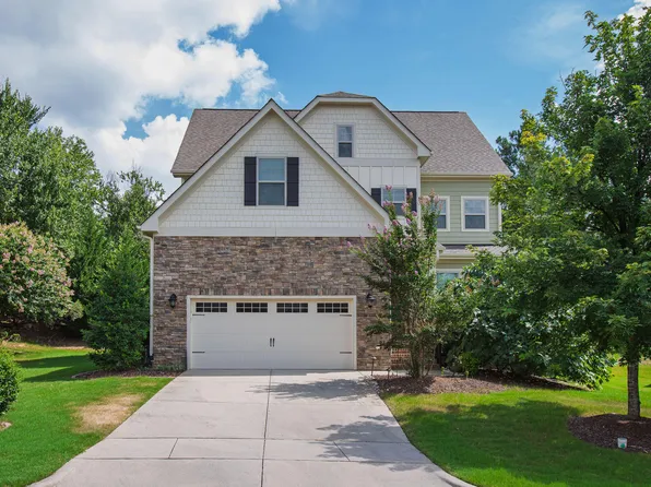 221 Brook Manor Ct, Cary, NC 27513