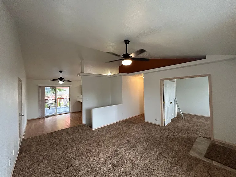 125 E 300 N — Photo 18