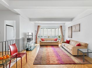 333 W 57th St APT 8B, New York, NY 10019
