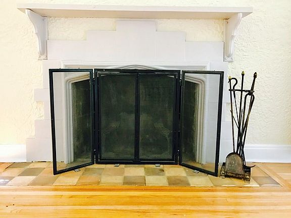 3rd image of 4717 Upland Dr