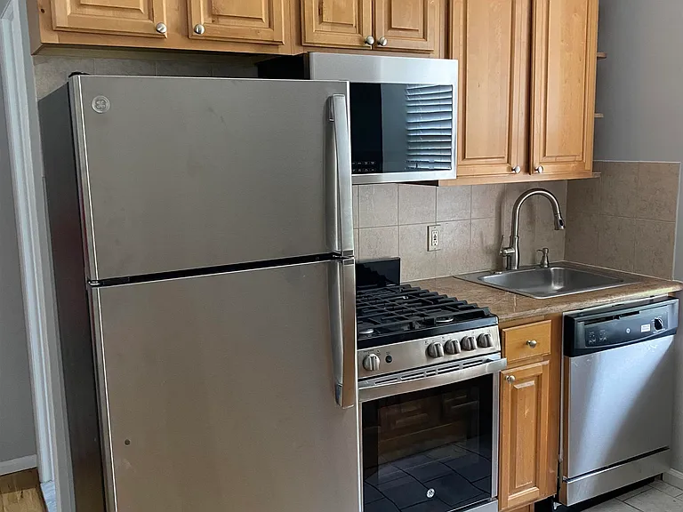 734 Adams St #5C — Photo 3