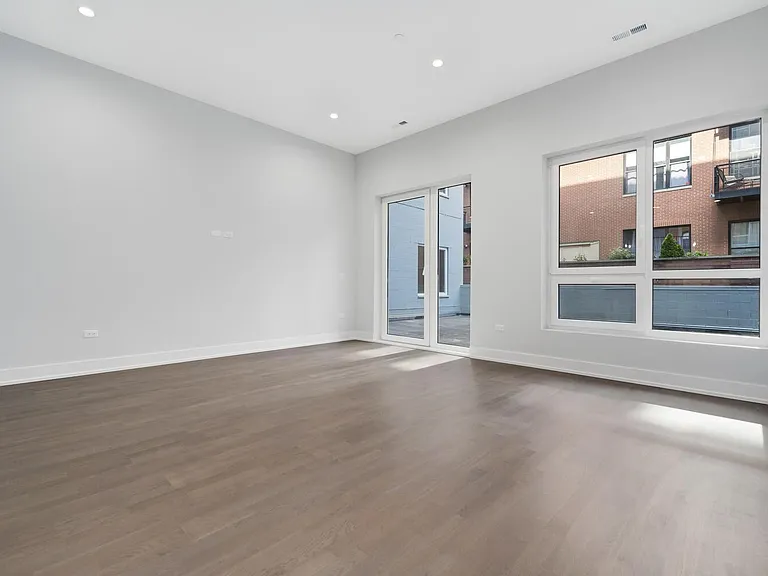 2139 W Madison St — Photo 12